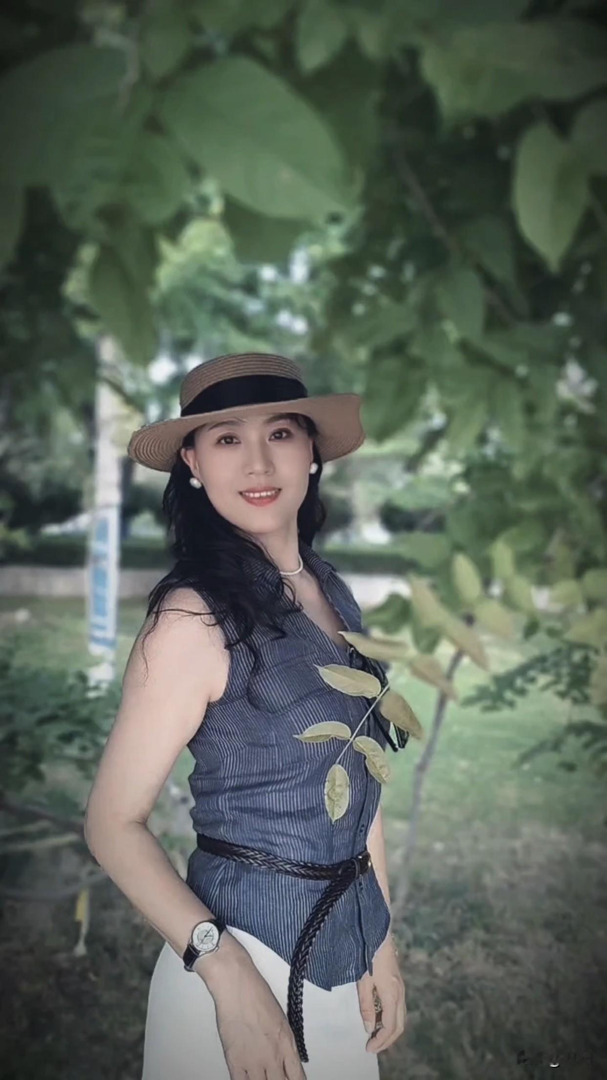 靓女的优美影像分享靓女的影像，承载着历史及回忆，让我们看到不同时间自己的美
