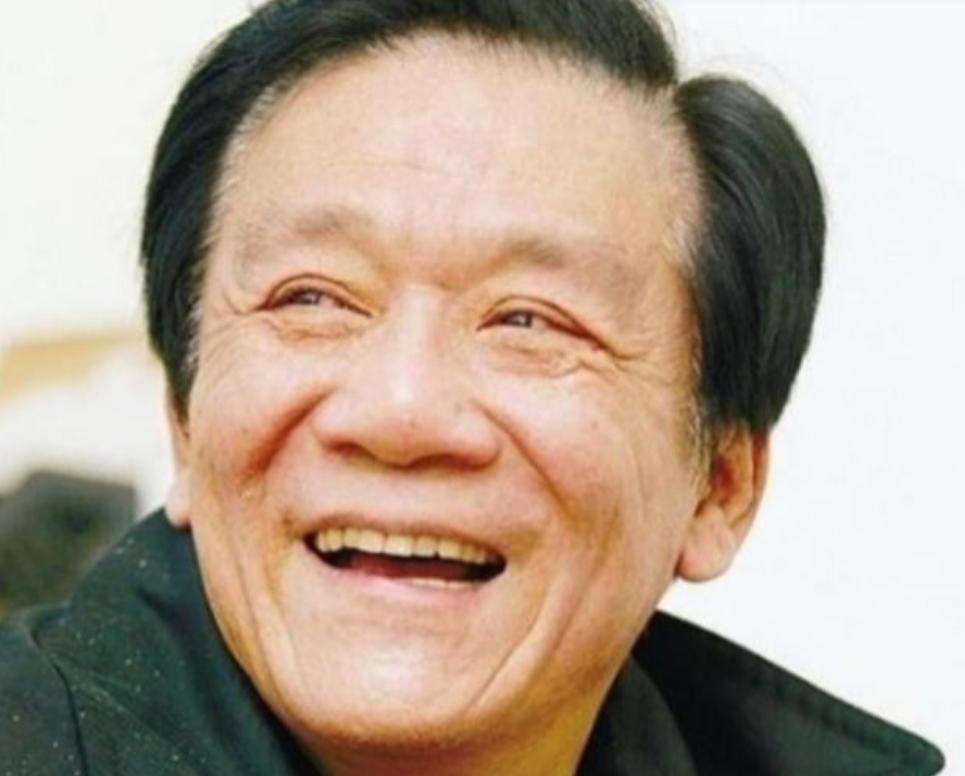 1986年，侯耀文为了跟韦唯在一起，抛弃了发妻刘彦，可是同居一年后，侯耀文又爱上