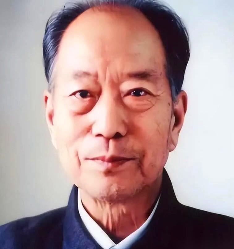 兰考有个人，叫张钦礼。
他坐了13年牢，死后，却有10万人自发上街，送他最后一程
