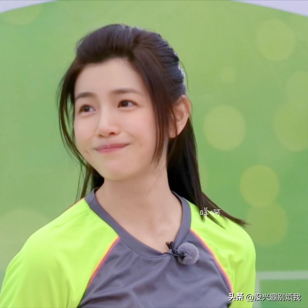 陈妍希，甜妹的威力太大了，现在也依然很甜！