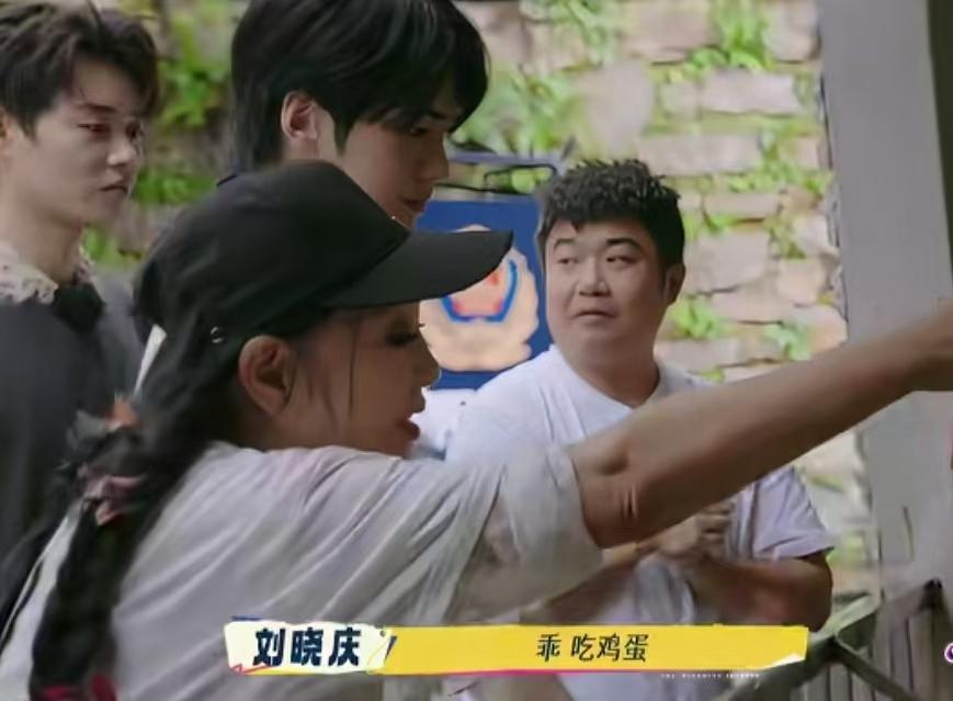 刘嘉玲被错认成刘晓庆，刘嘉玲赶紧解释自己没演过《小花》！
刘嘉玲：“我没有演《小