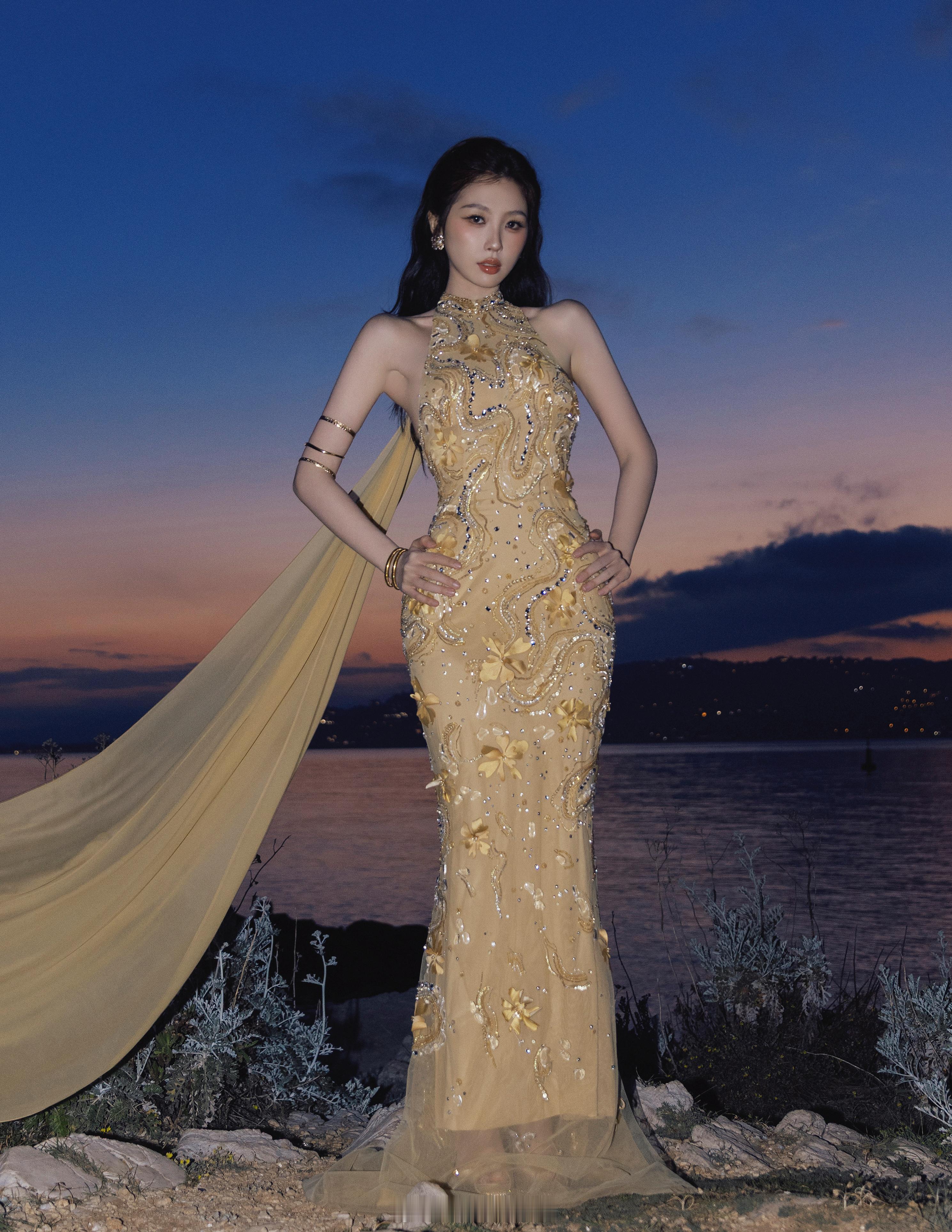 还是等神仙肉这部剧正式官宣再说吧！反正我只期待虞书欣啦！就这样吧！神仙肉 AI配