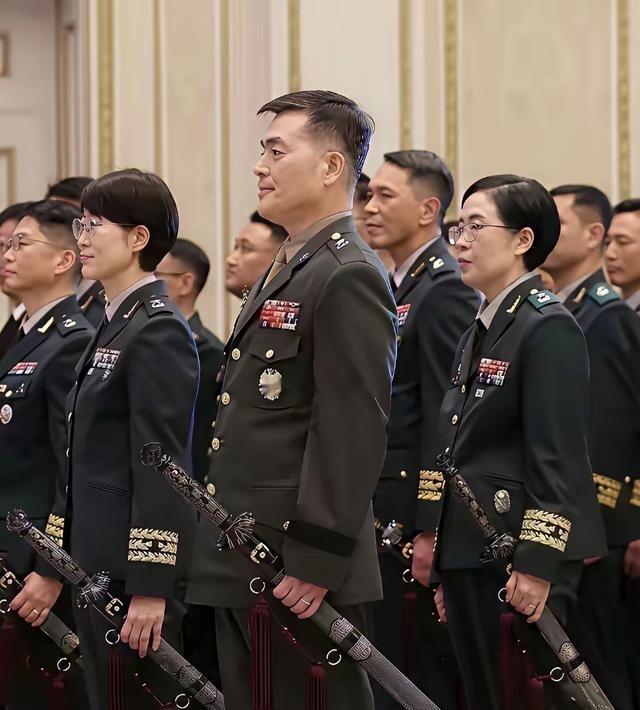 网上那些看着眼熟但不对劲的迷彩服，真不是咱们中国的军装。很多是非洲或中东国家专门