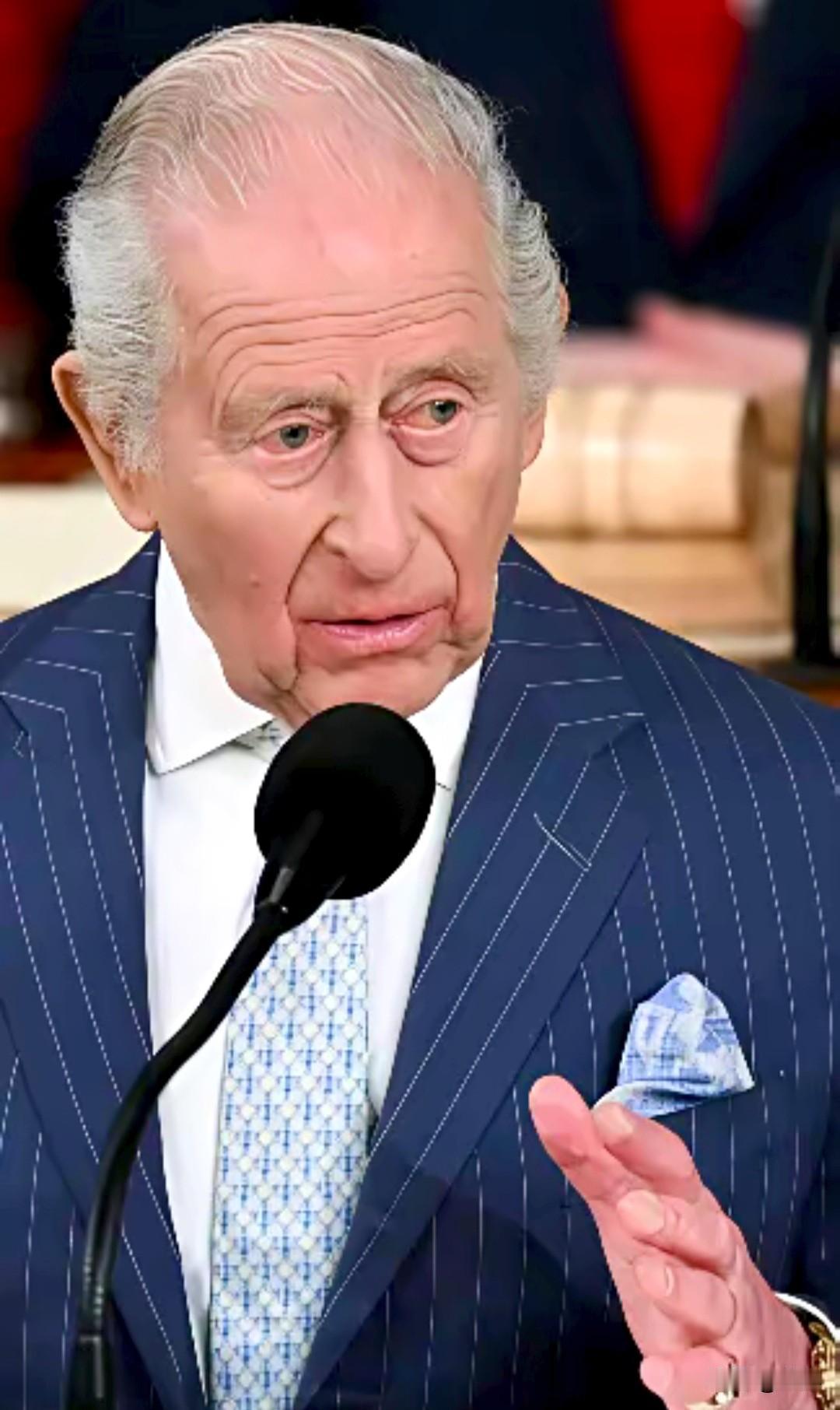 近期查尔斯三世到访美国，席间一句幽默调侃引发热议：倘若没有英国，如今的美国大概率