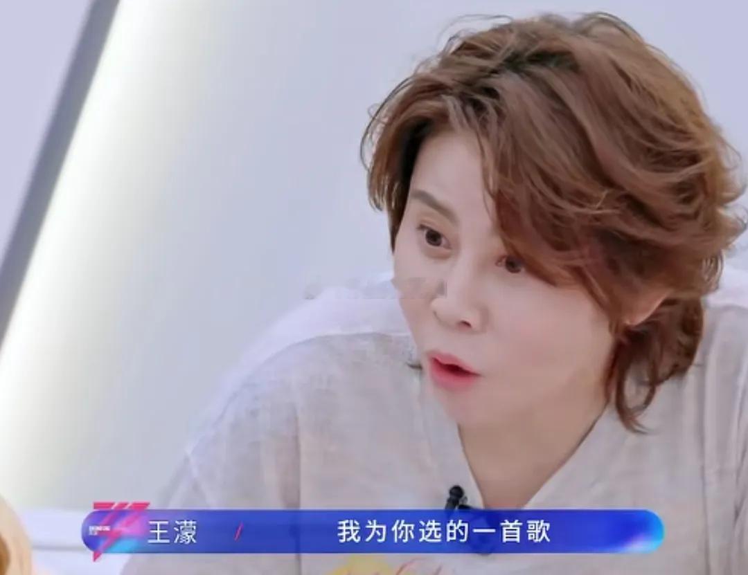 王濛再度担任队长，李小冉、唐艺昕惊喜组队，经典《心愿便利贴》三人组圆满重聚。李小