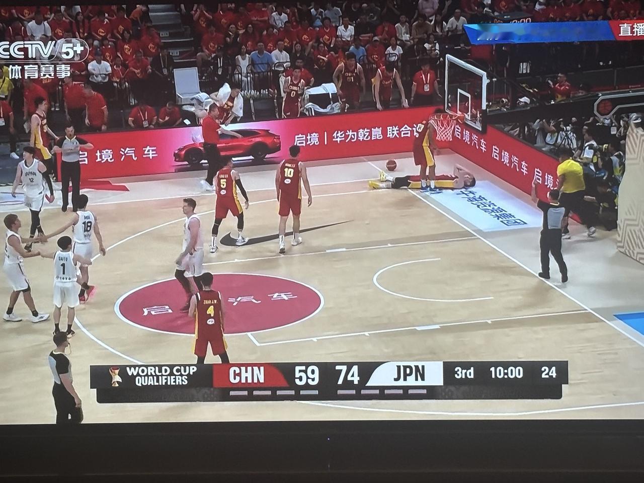 三节比赛结束，中国男篮依然落后！

        刚刚结束的世预赛中国男篮主场