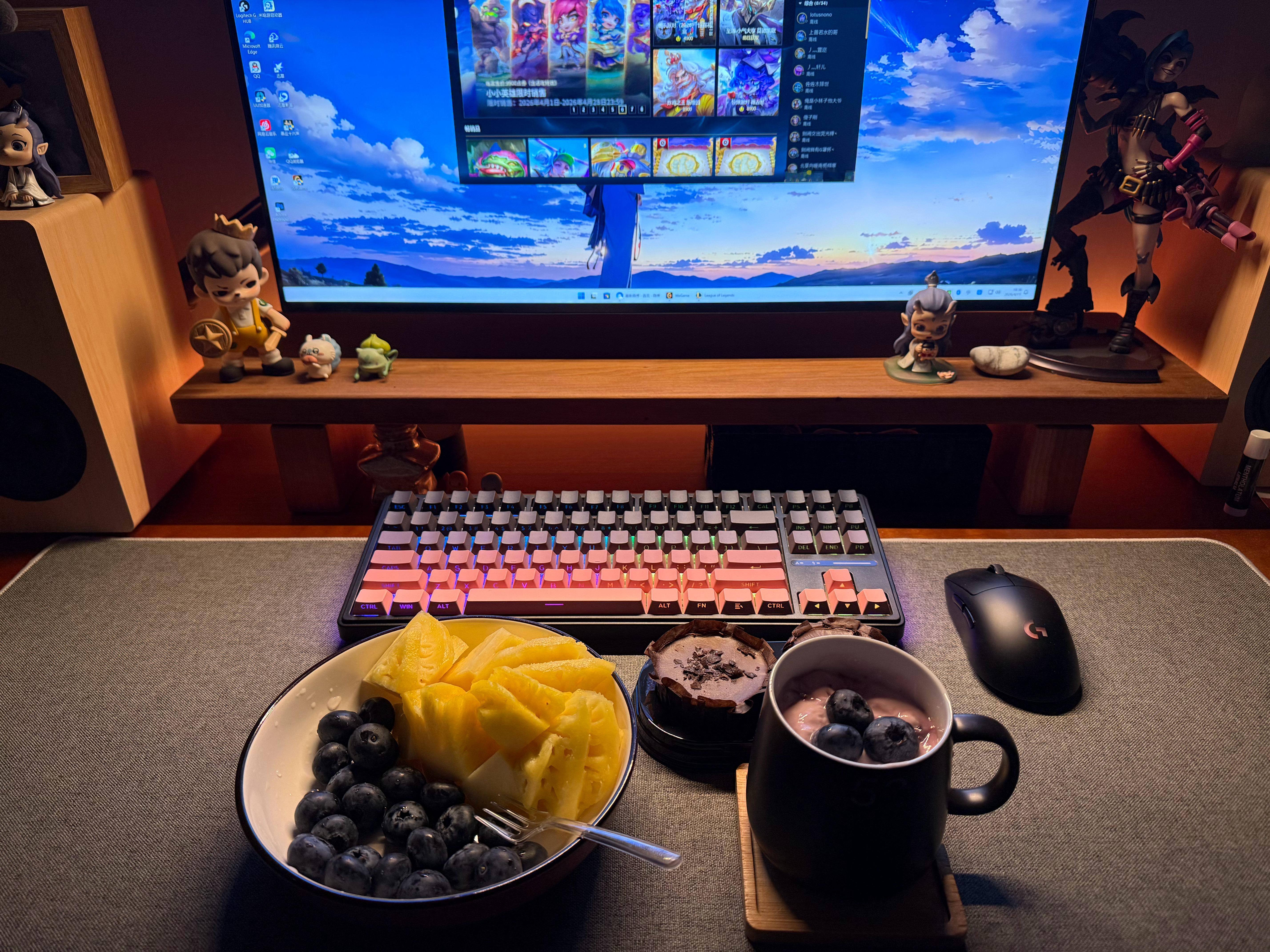 我时常想 人与人或许根本就不应该有那么多交集我习惯翻着相册里以前的照片 每翻到一