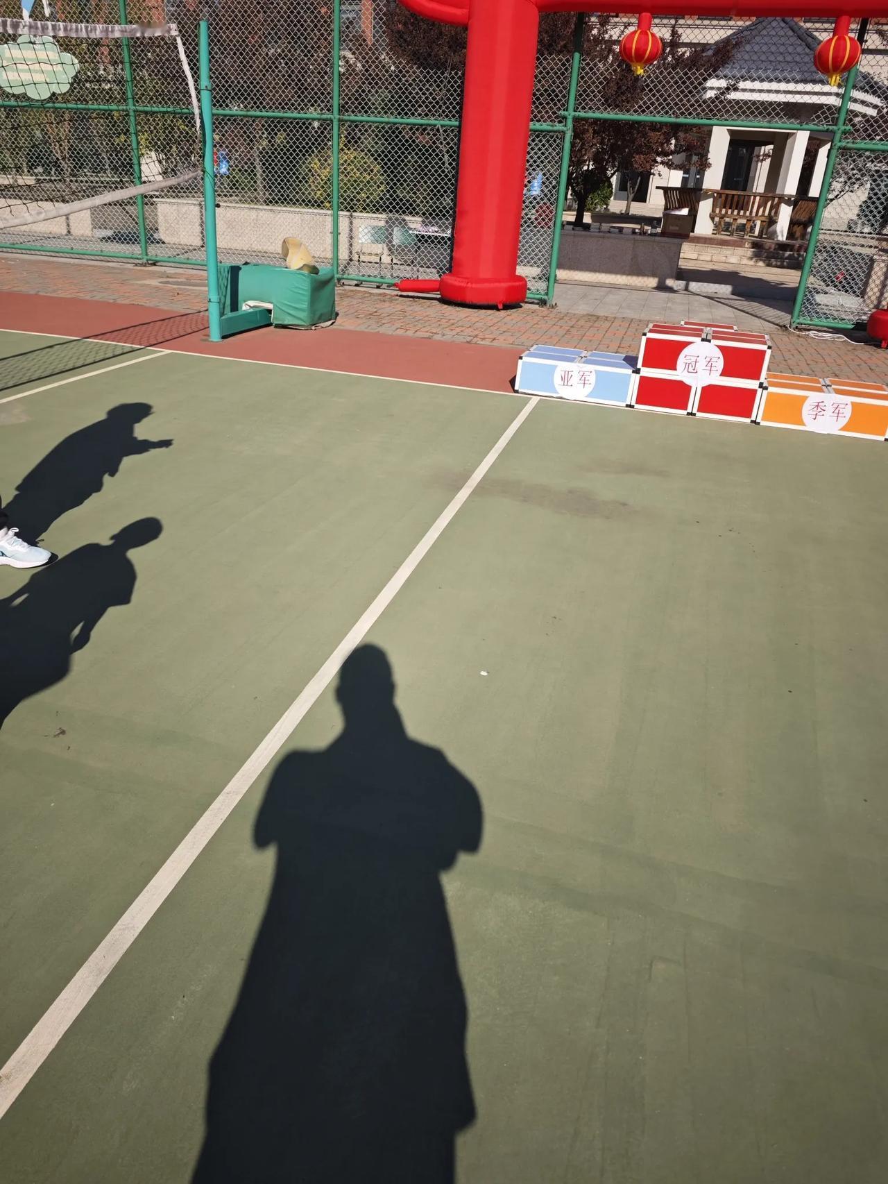 武僧出轨，袖珍出轨，运动员出轨，相声演员出轨……这是高速太堵，火车提速了吗？
道