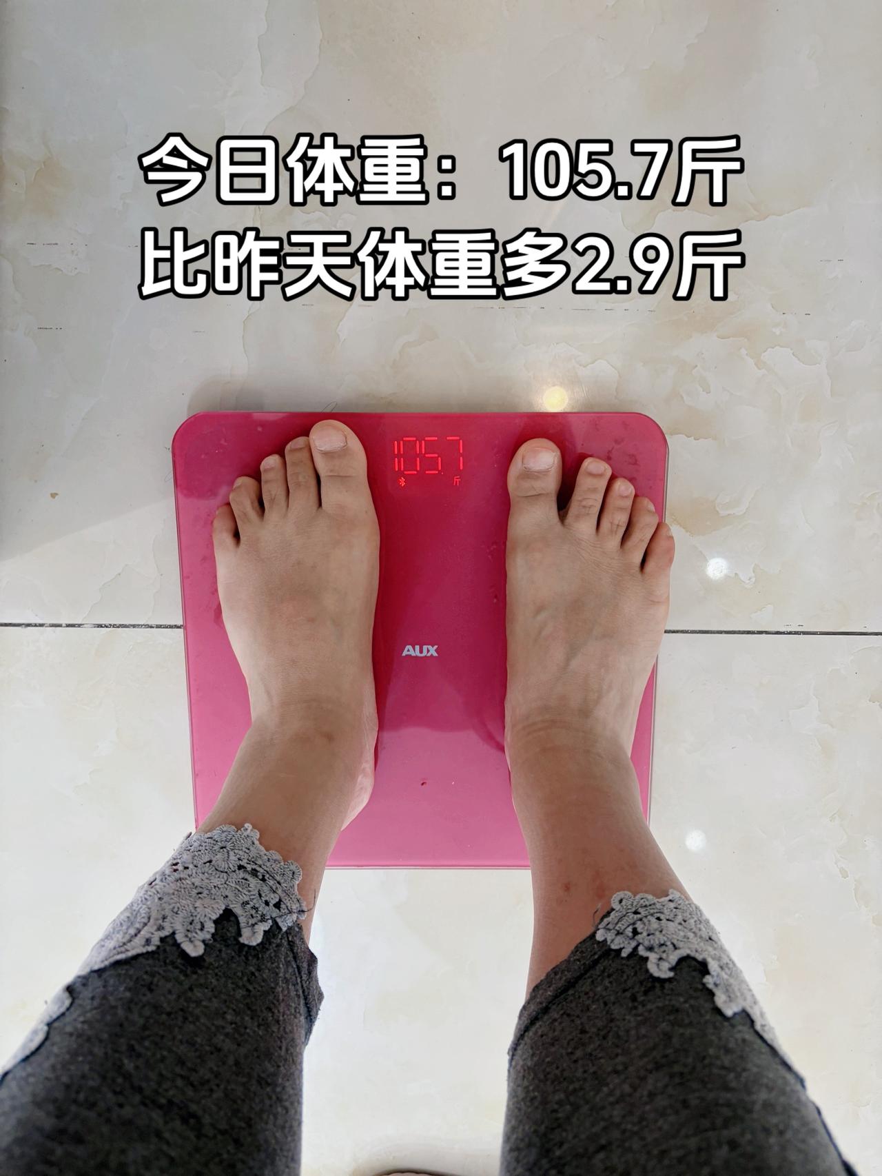 自律减脂健康餐，目标95斤，加油
今日减脂早餐：燕麦鸡蛋+纯牛奶
体重管理自律减