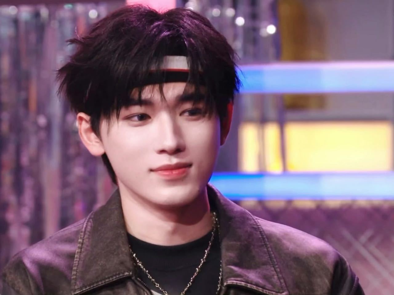 宋亚轩好六夜怼脸镜头宋亚轩皮贴骨 宋亚轩皮贴骨！！！ ​​​