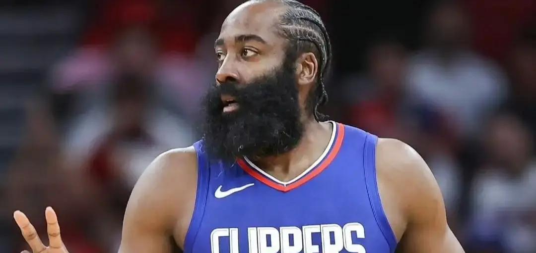 哈登落选全明星！
 
2月2日名单公布，西部后场替补是布克、爱德华兹、库里。哈登