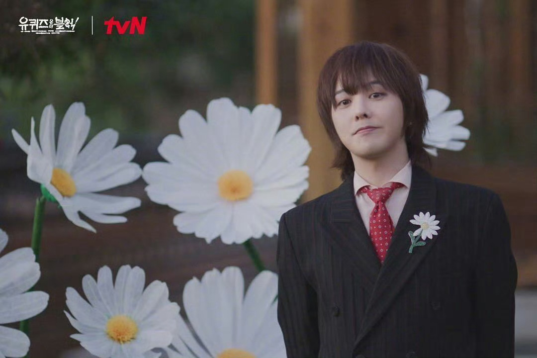 #权志龙综艺预告照# 一如既往的小雏菊，太喜欢啦！ ​​​