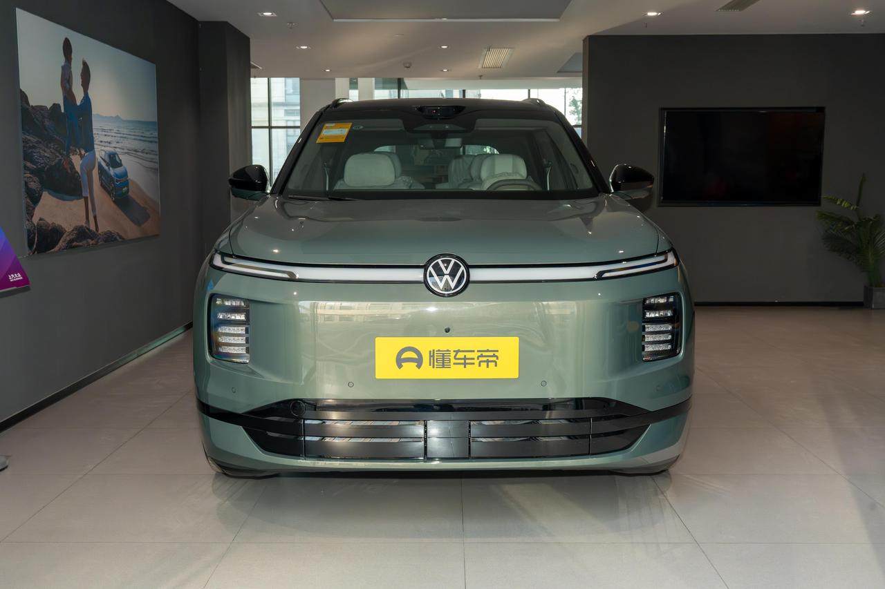 上汽大众最新ID. ERA 9X终于公布了。
它用的还是EA211，但跟以前的1