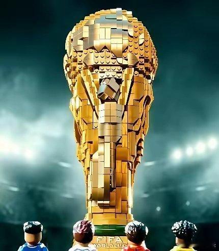 李铁陈戌源进去后，才算看懂了中国足球的根子。不是技不如人，是饭碗太铁。人家佛得角