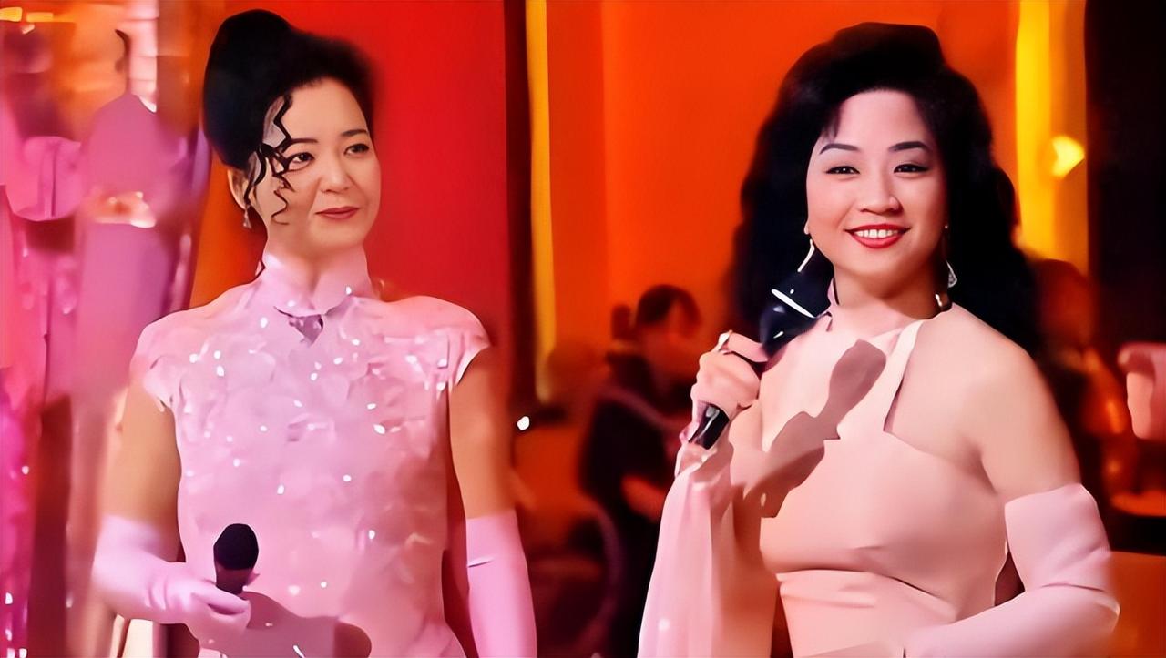 刘德华向她下跪，周润发要养她，春晚为她破例，天后鼻祖凭什么？
 
 
 

 