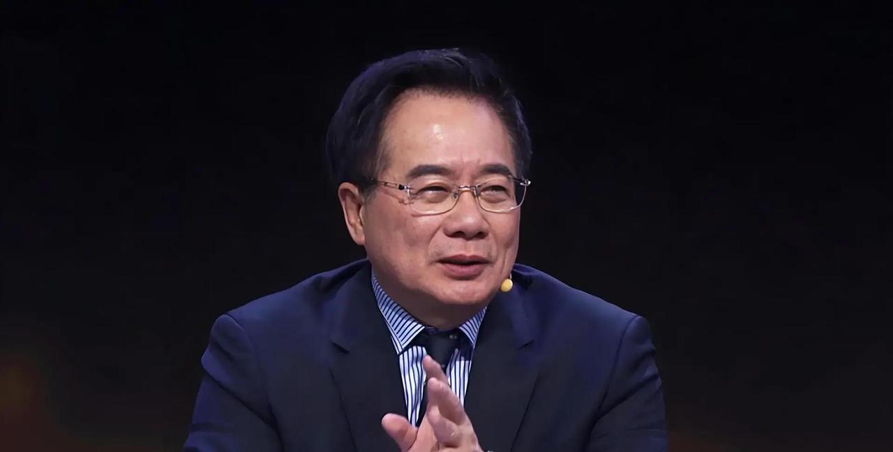 台湾蓝营两位“名嘴”，在同一天走向截然不同的司法结局。
 
2025年12月31