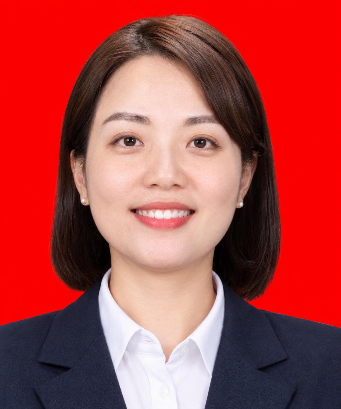 曾艳，女，1977年10月出生，重庆市忠县文物保护中心主任、忠州博物馆馆长。
