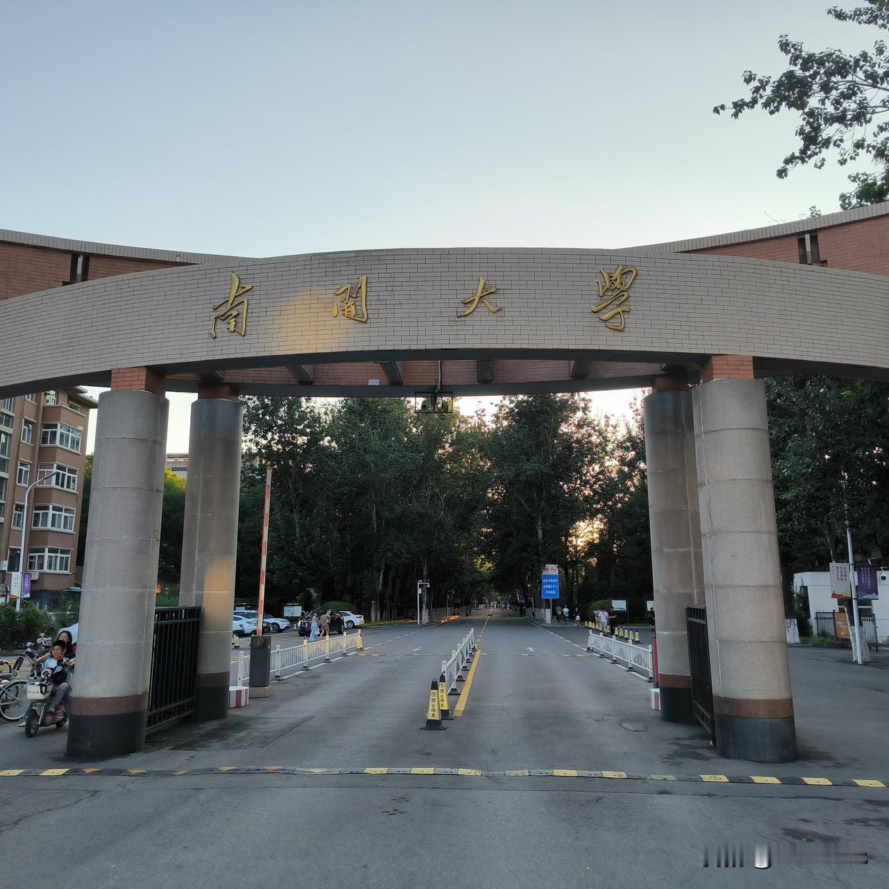 20多年的教学生涯，我也有遗憾

从教20多年，我一共当了三次班主任，最遗憾的是