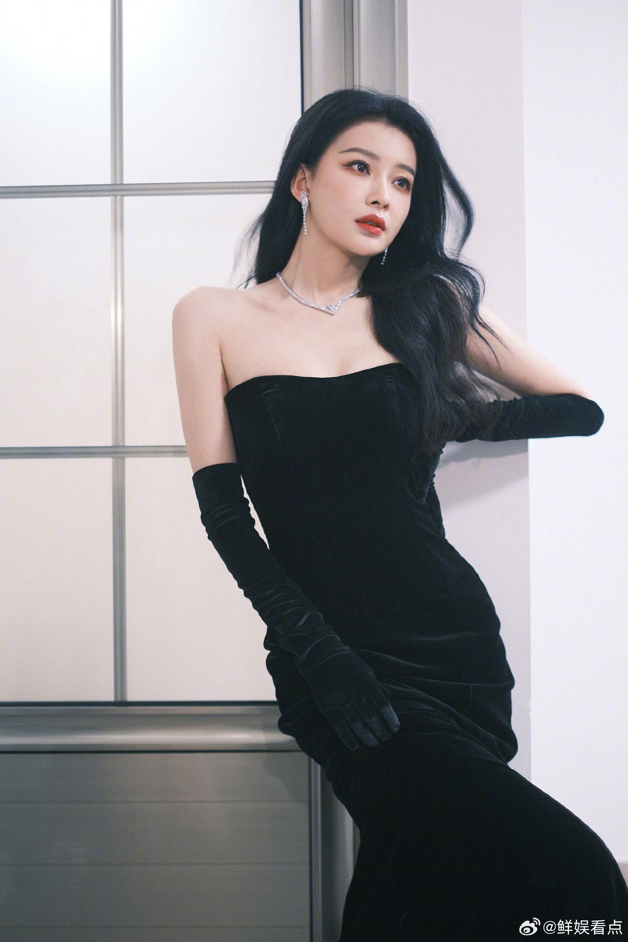 松弛的状态反而更有感染力，孙怡惬意发表获奖感言，慢慢沉淀自己，在乘风路上稳步前行
