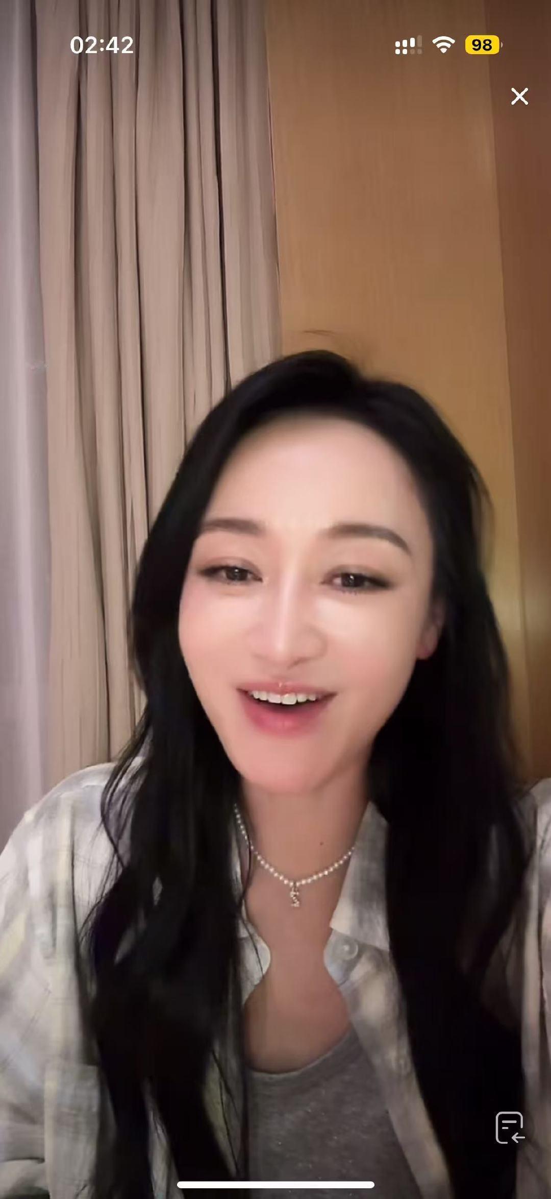 赵子琪直播里哭了，不是因为淘汰本身，而是认可了自己是个好演员赵子琪直播哭了 为了