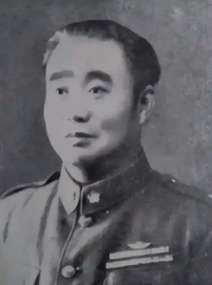 1948年国民党上将刘汝明在军事会议上，将出言不逊的黄埔将领刘伯龙一拳打倒在地，