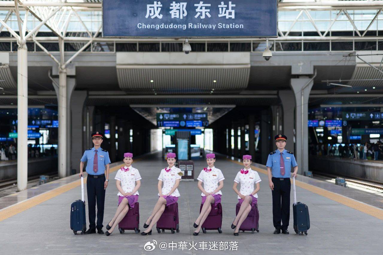 铁路,早安 治愈生活的良方，是保持对生活的热爱。早安~ 