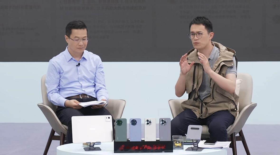 有人在看今晚卢伟冰卢总直播吗除了预热会有小折叠、开放式耳机新品、手环、小尺寸手表