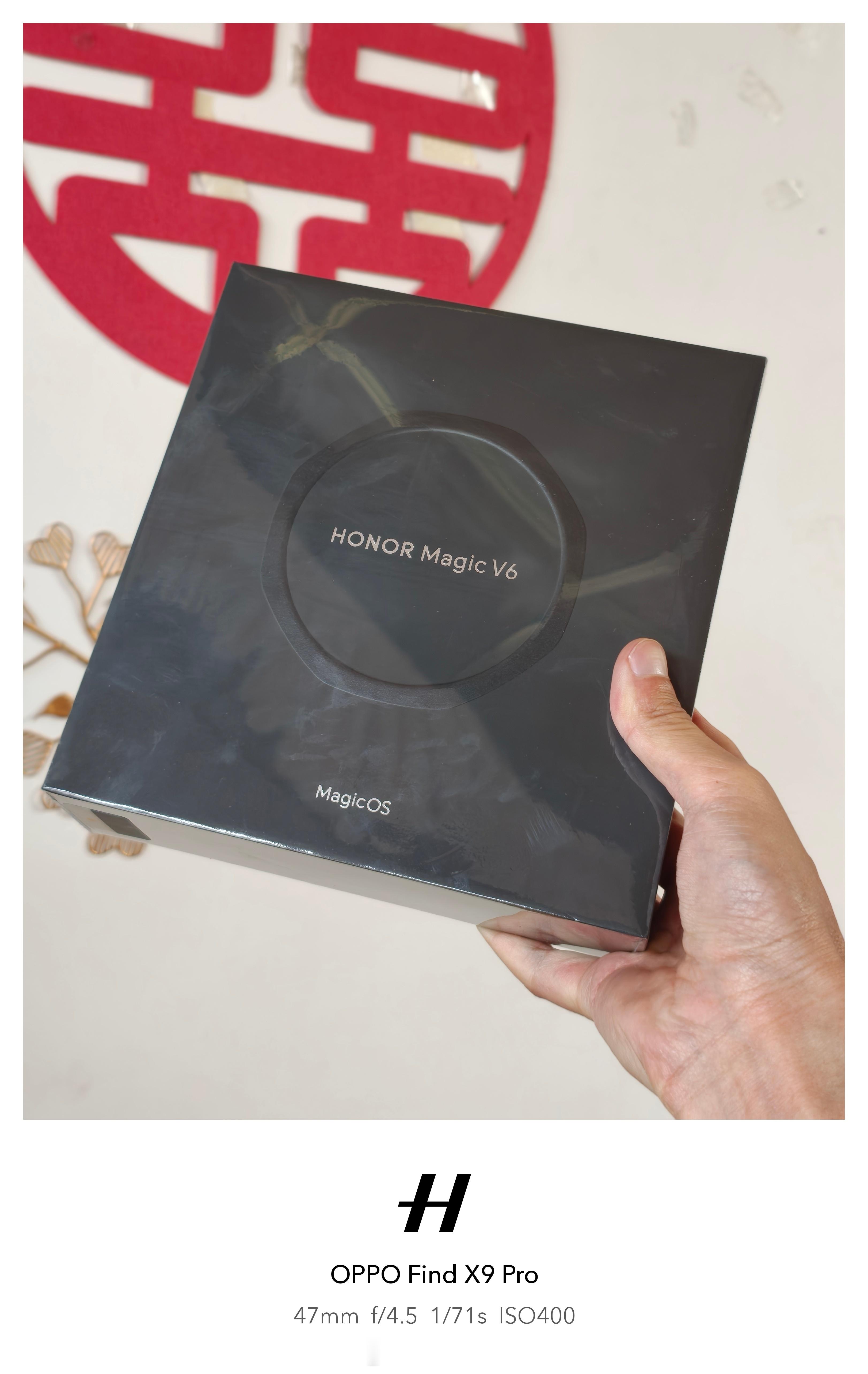 86张，荣耀Magic V6，12+256，白色，全新未拆封。 