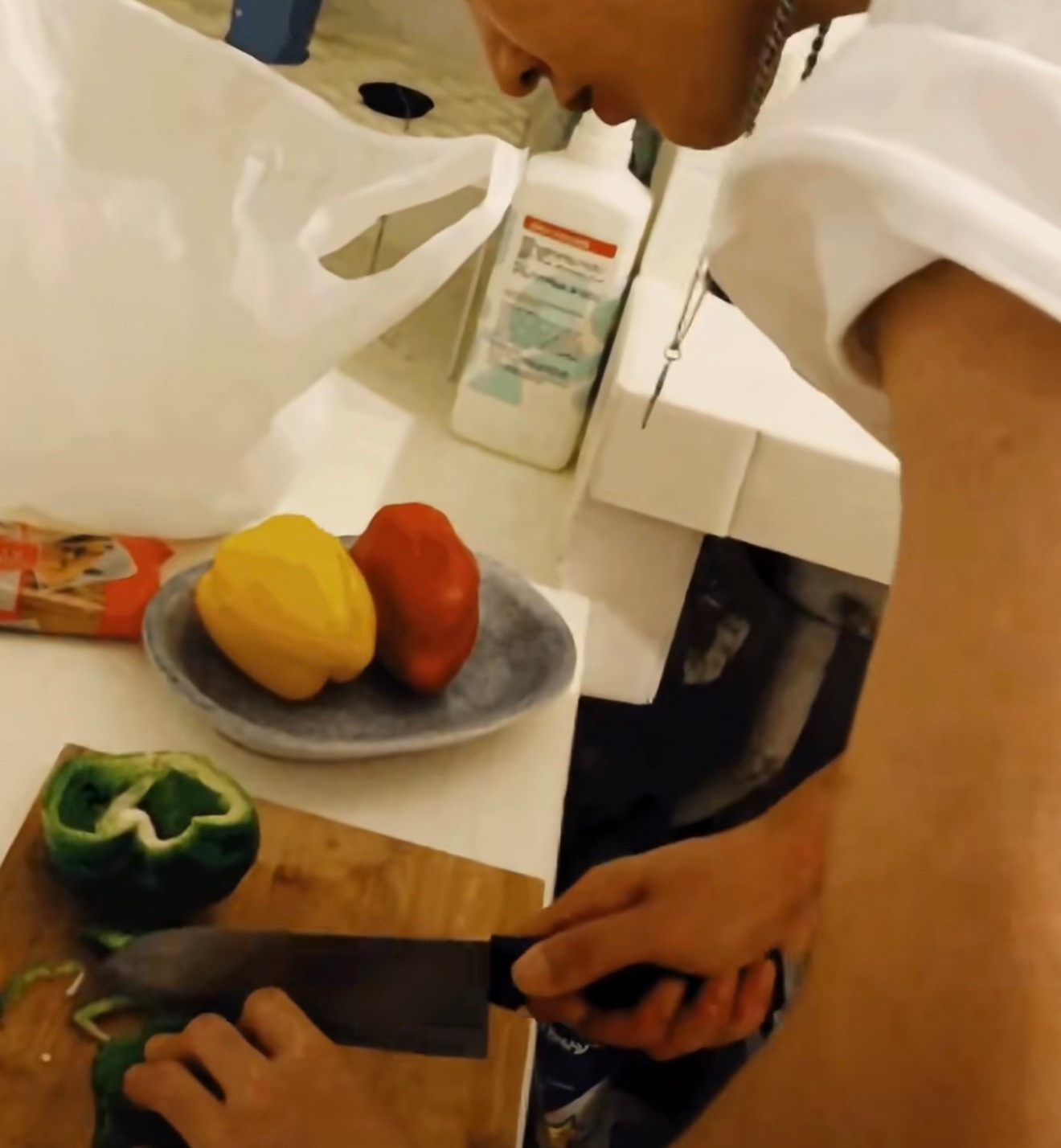 “今天该轮到我做早饭了” 