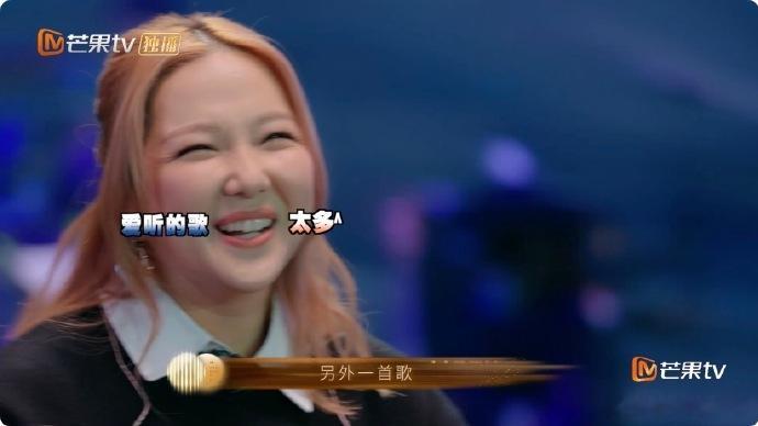 卫兰一句口误杨千嬅笑到跪地 卫兰的口误和杨千嬅的反应，真是让人忍不住笑出声，气氛