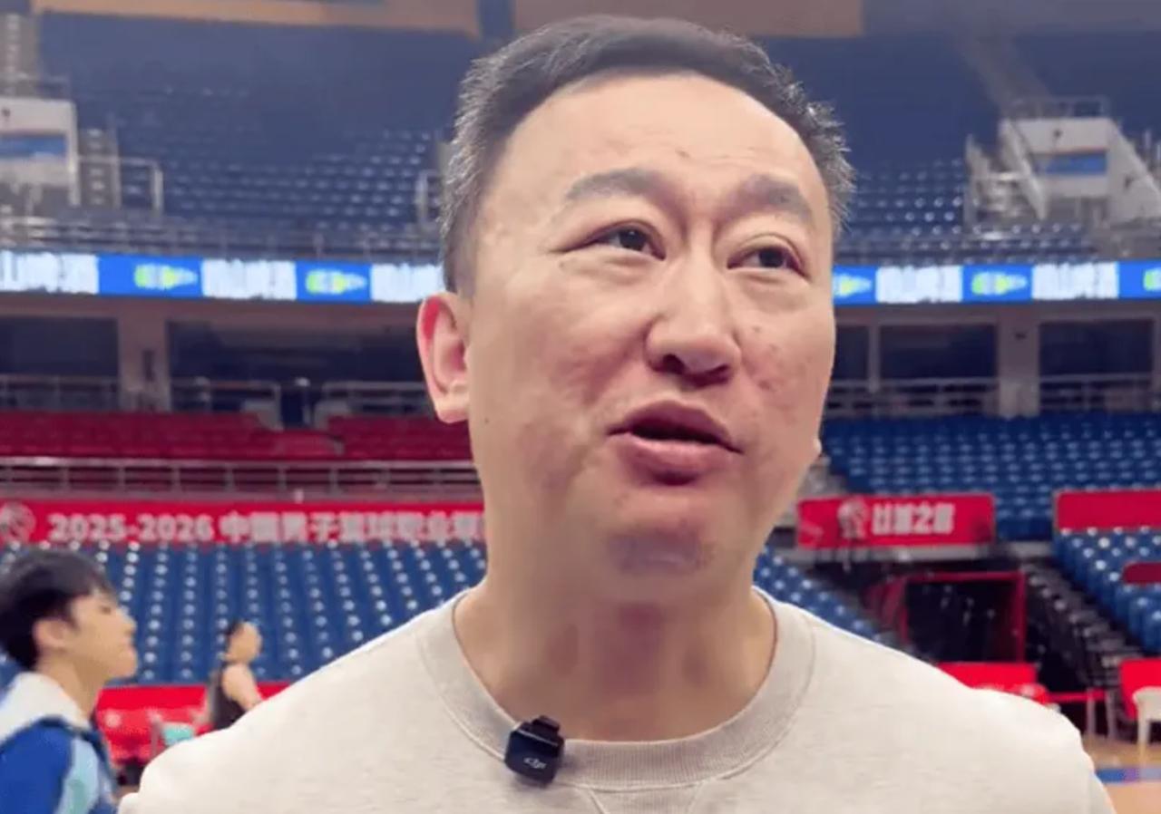 刘维伟正式回应与韦瑟斯庞发生争吵！
家人们，CBA最近的瓜是真不少！前几天青岛队