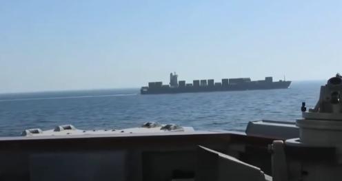 伊朗：谈，大门敞开；打，奉陪到底！
 
美国驱逐舰炮击并扣押伊朗货船（图1）后，