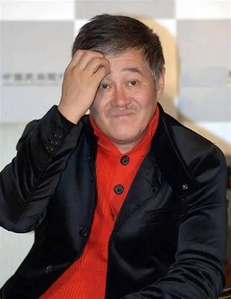 电影四渡我不明白听到“毛主席比蒋介石高明10倍”这台词我真的难崩 