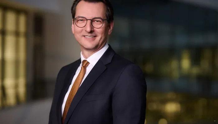 宝马换帅了，内德尔科维奇接棒宝马集团董事长齐普策，“新世代” 系列车型是宝马电动