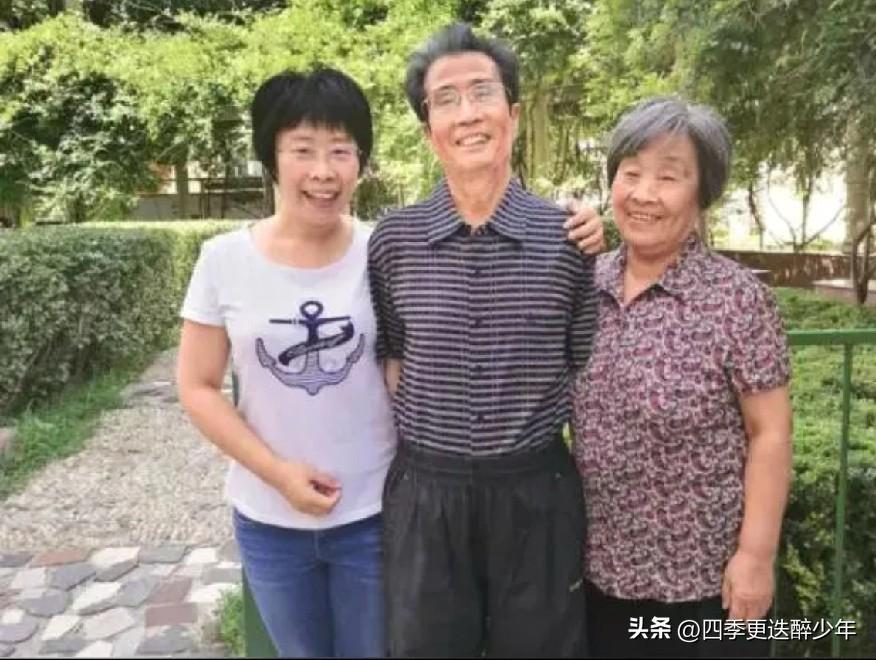 这就是蒙曼的一家，多么可爱的一家人，知识多么渊博的女儿。
  在这个看脸的时代，