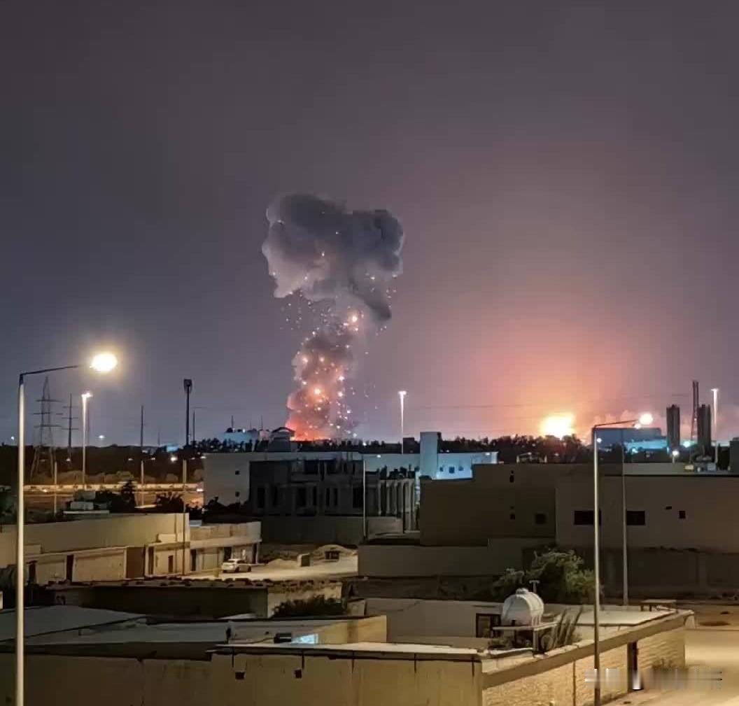 利雅得再度响起爆炸，防空警报拉响，是防空系统拦截来袭目标。胡塞打击范围已经推进到