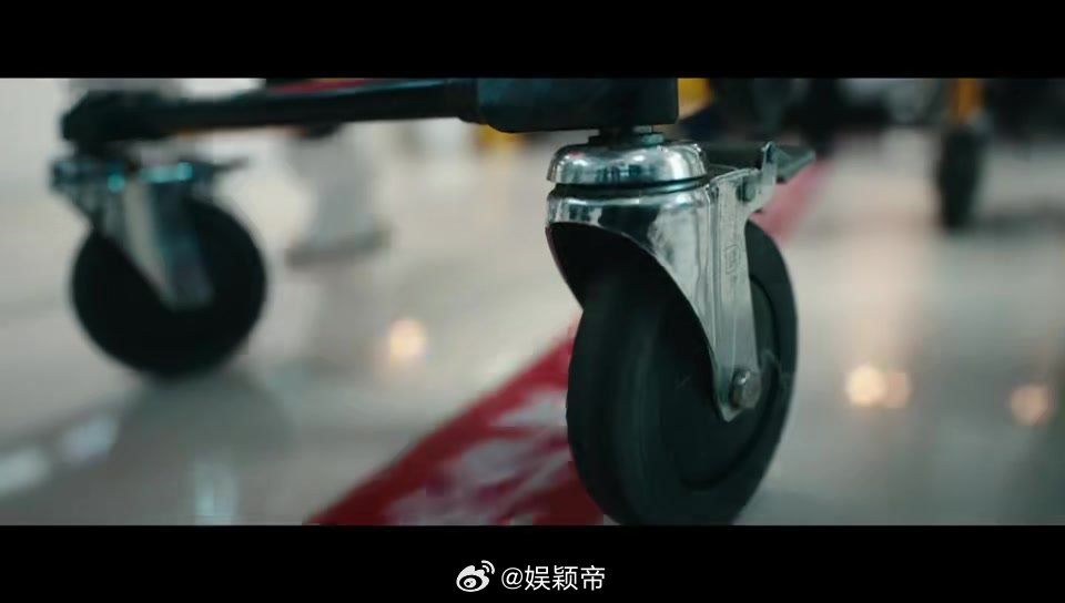 618必看单品出现了  苦等三年终于迎来定档，6月18日准时开播。原班人马回归，