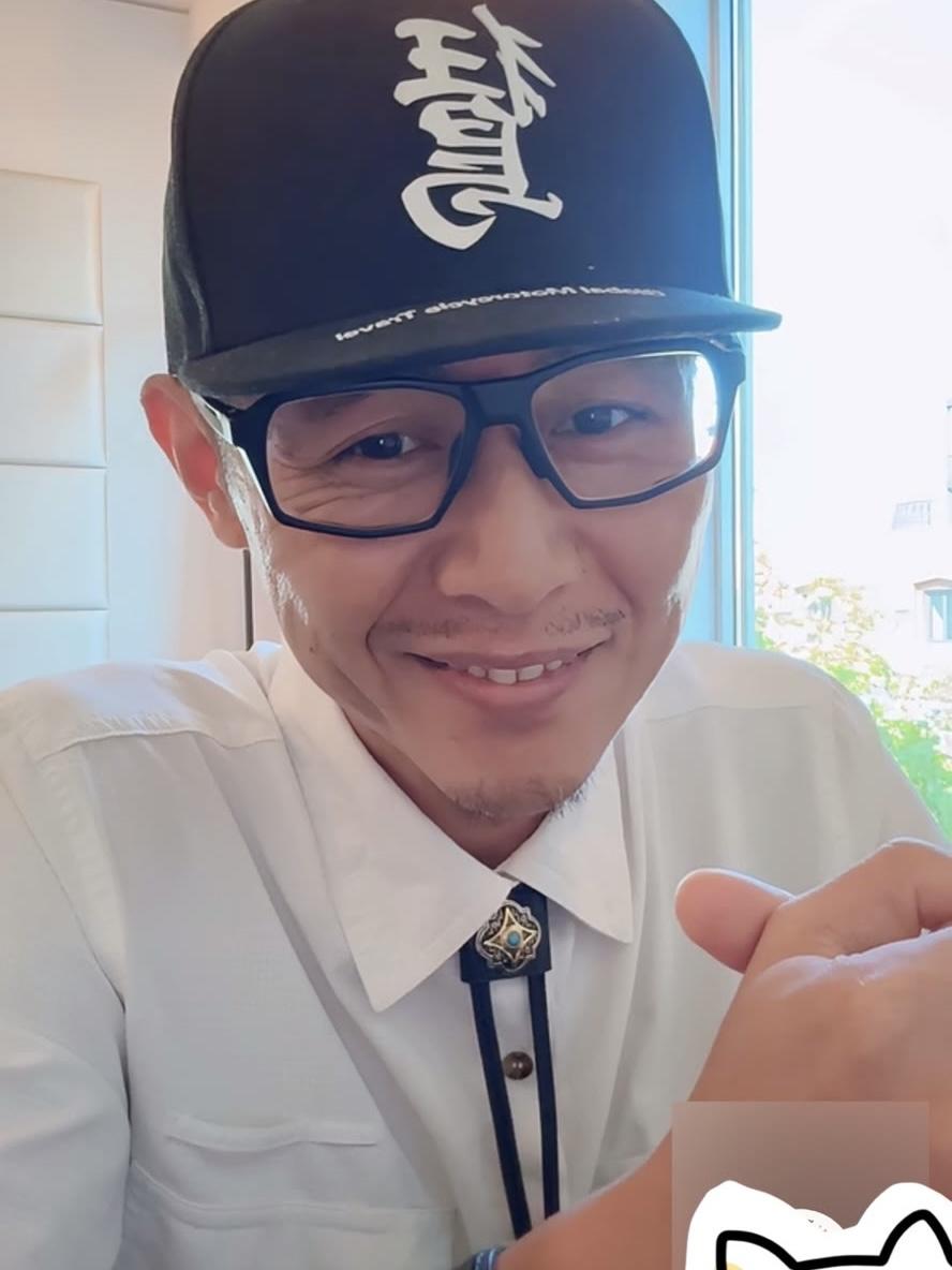 厨师：冰哥，我在新疆，刚交房。手里攒了10万块，想硬装，不含家具。这钱是我在后厨
