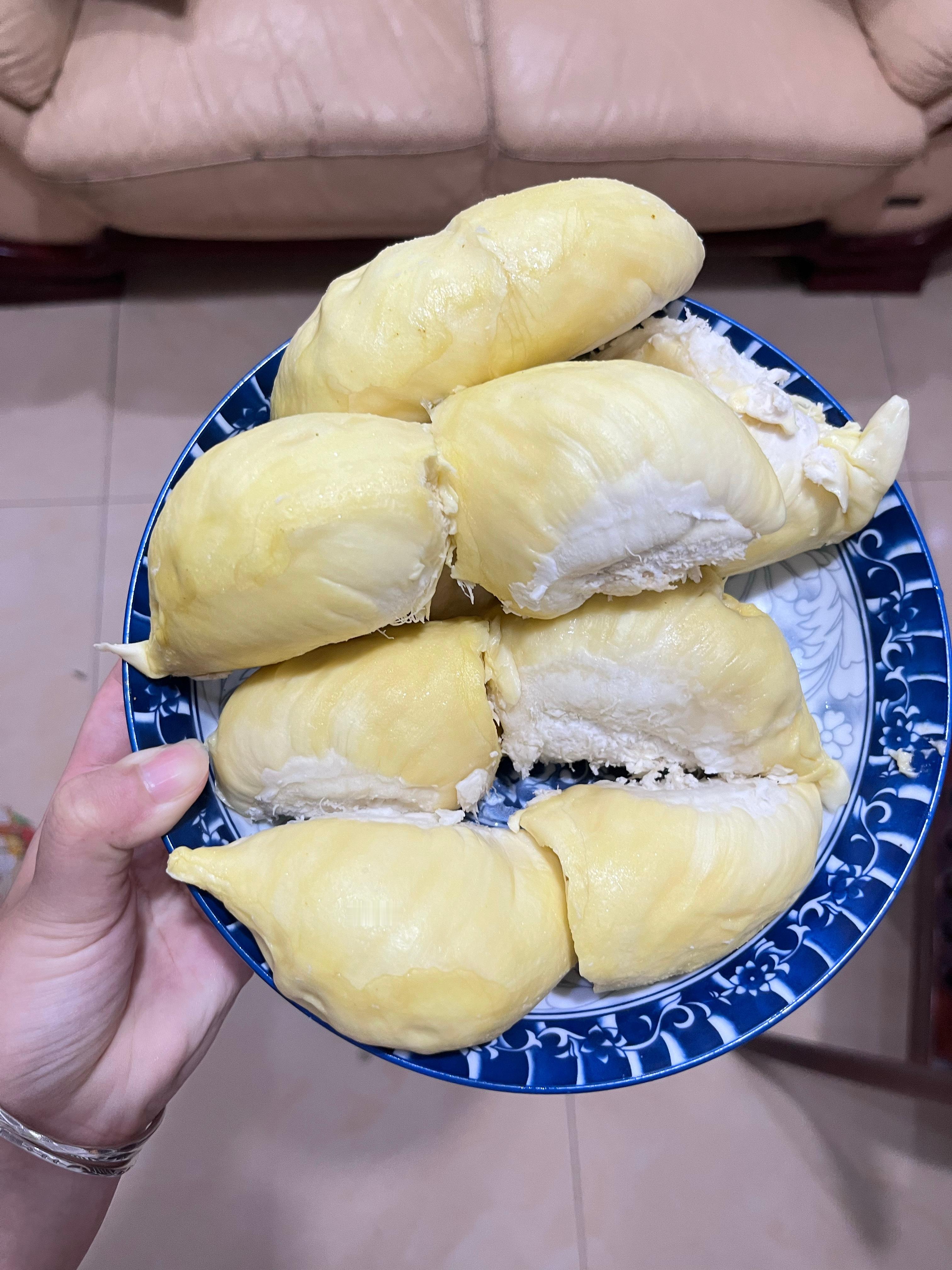 哇塞 竟然有5房 报恩榴莲这一块 