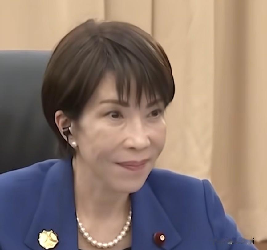 高市早苗藏不住了！在10月31日，高市早苗在接受媒体采访的时候，表示日本应该“拥