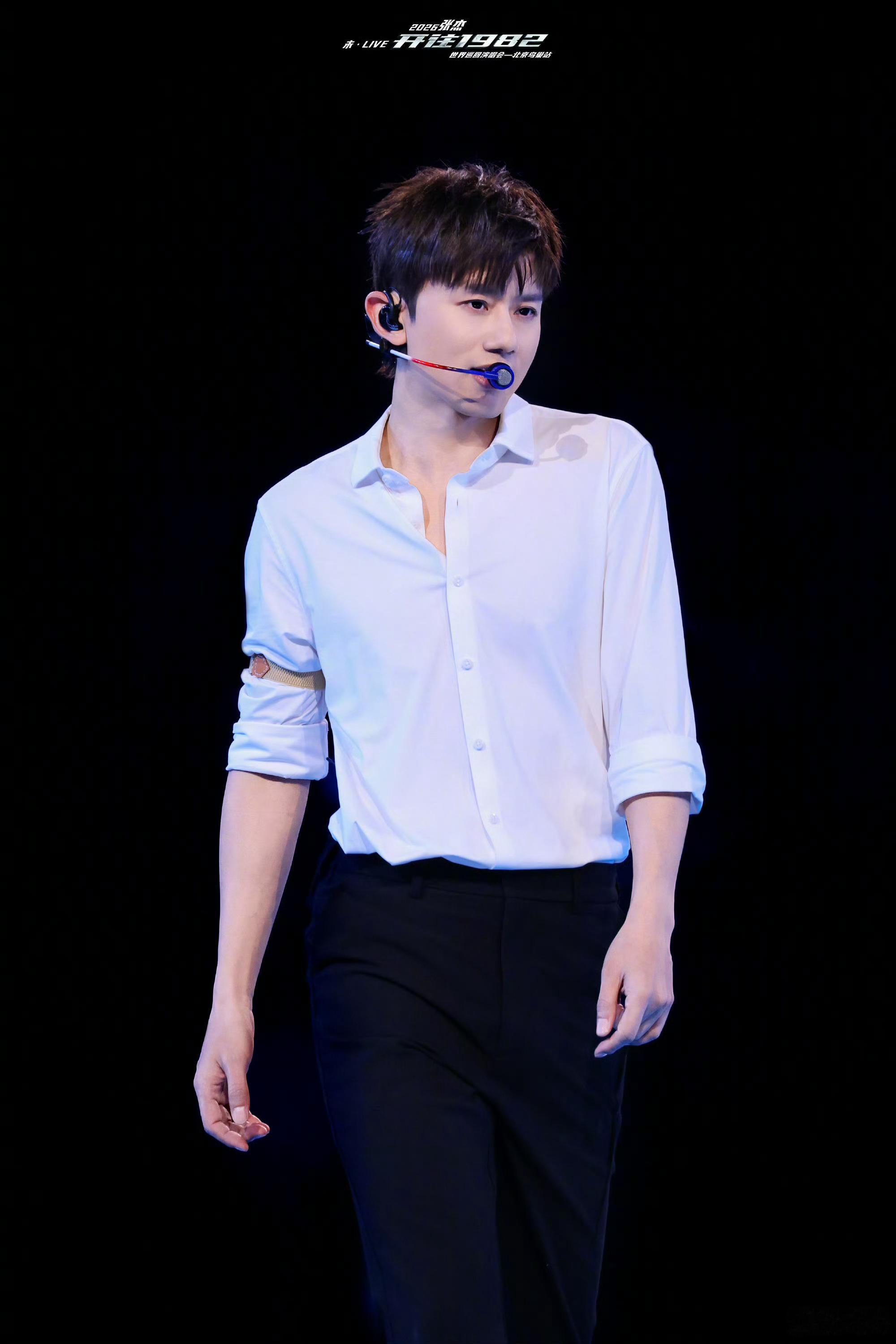 张杰北京鸟巢站幕后这个张杰一年之内28场鸟巢演唱会什么概念！你们星星不要太幸福了