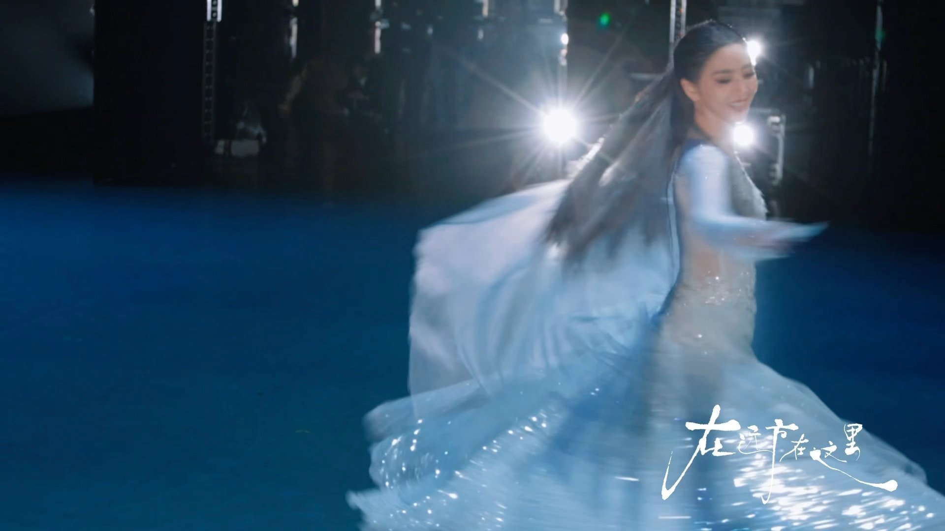 冯小刚徐帆看佟丽娅舞剧冯小刚徐帆现身观看佟丽娅舞剧首演，现场气氛热烈掌声不断，看