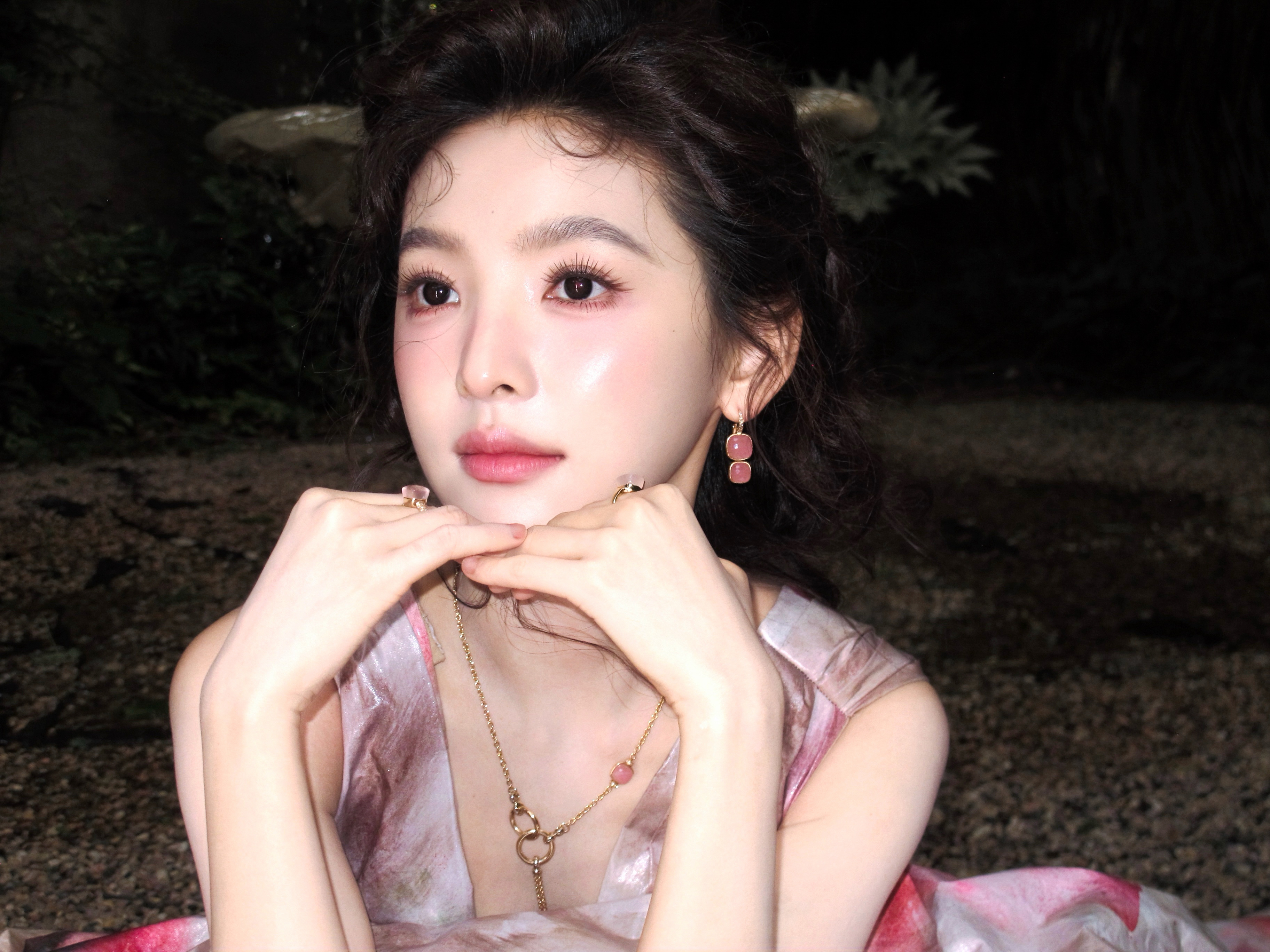 章若楠微博电影之夜 两套look 
