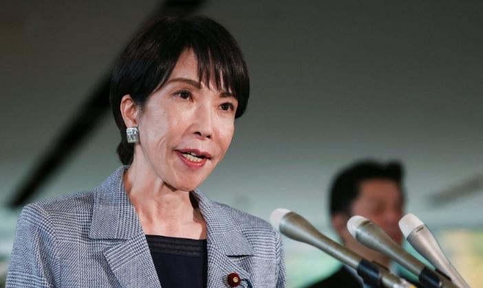 国防部正告日本，立刻停止修宪扩军
 
11月27日，国防部新闻发言人蒋斌大校在例