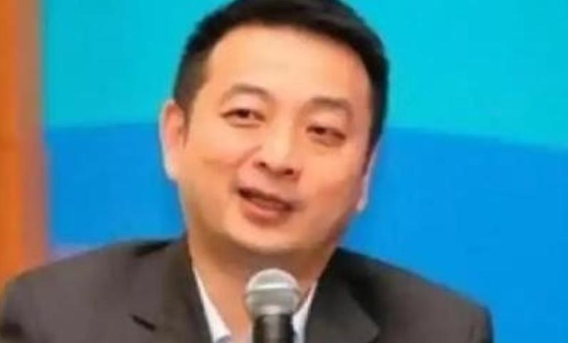 为了鼓励大家多生娃，人口专家梁建章曾提出了一个大胆的方案：一孩家庭每个月补贴10