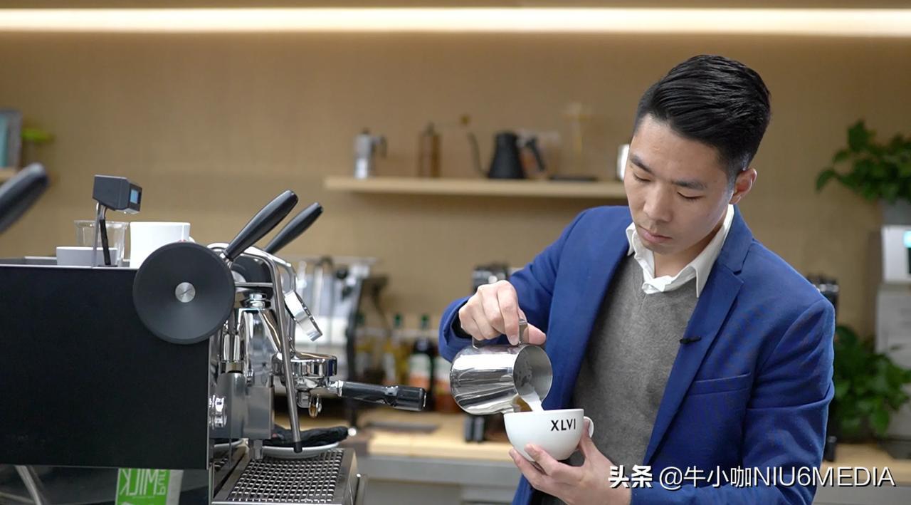 #牛小咖预告#继上次特别难的翻车之后，又翻了几回，那么最常见的郁金香花型拉花教程