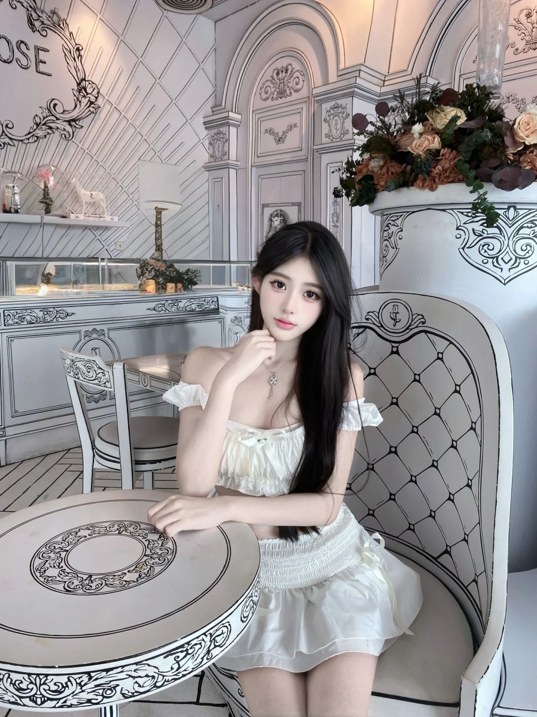 Dubai Forever rose cafe