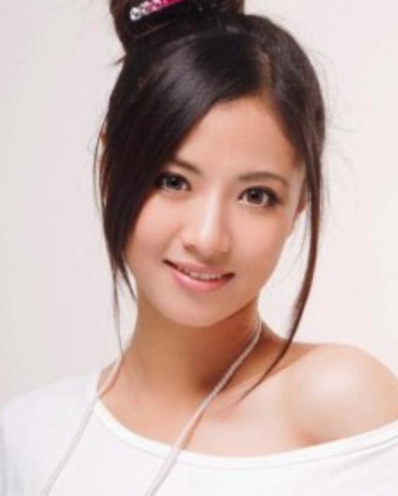 她是上海第一美女，抛下五岁的儿子和三岁的女儿，从28楼一跃而下，那时，丈夫和新欢