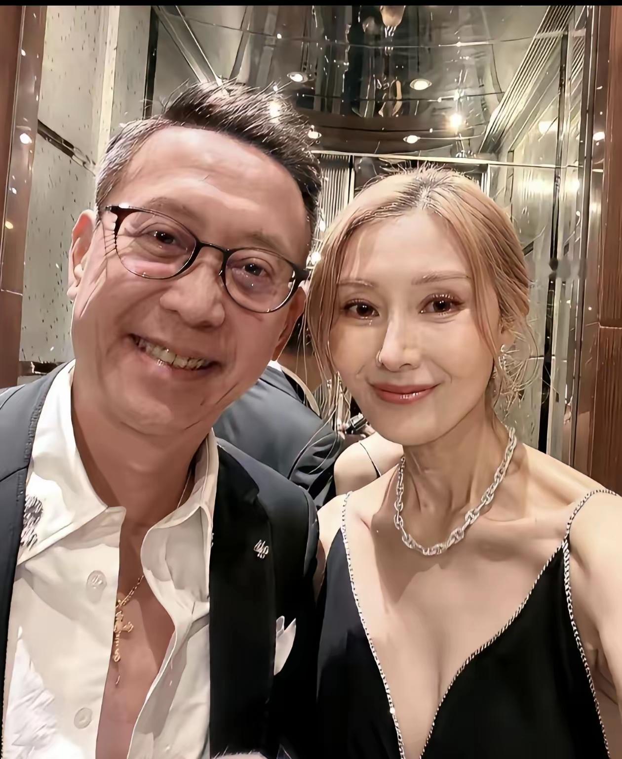 这李嘉欣吗？第一美女成这样了，确实没想到，是太瘦了，还是护肤品没跟上，按说有爱情