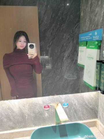 闺蜜，这两天不能陪你们出去浪了，因为金色印象小姐姐一分钟就给我背开出痧...